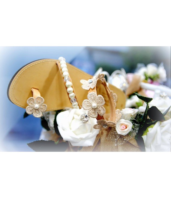 Χειροποίητα νυφικά σανδάλια από γνήσιο δέρμα με κρύσταλλα και πλεκτό λουλούδι